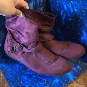 Women’s 12W Soft Maroon Booties